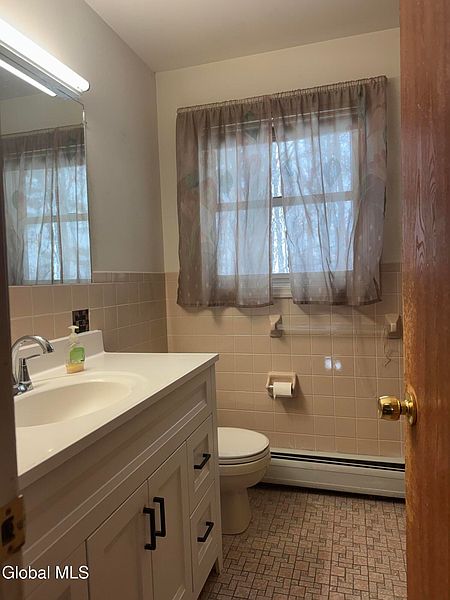 5th image of 11 Huntington Parkway