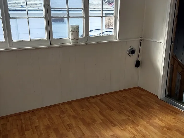 1318 Nichols Ave — Photo 3