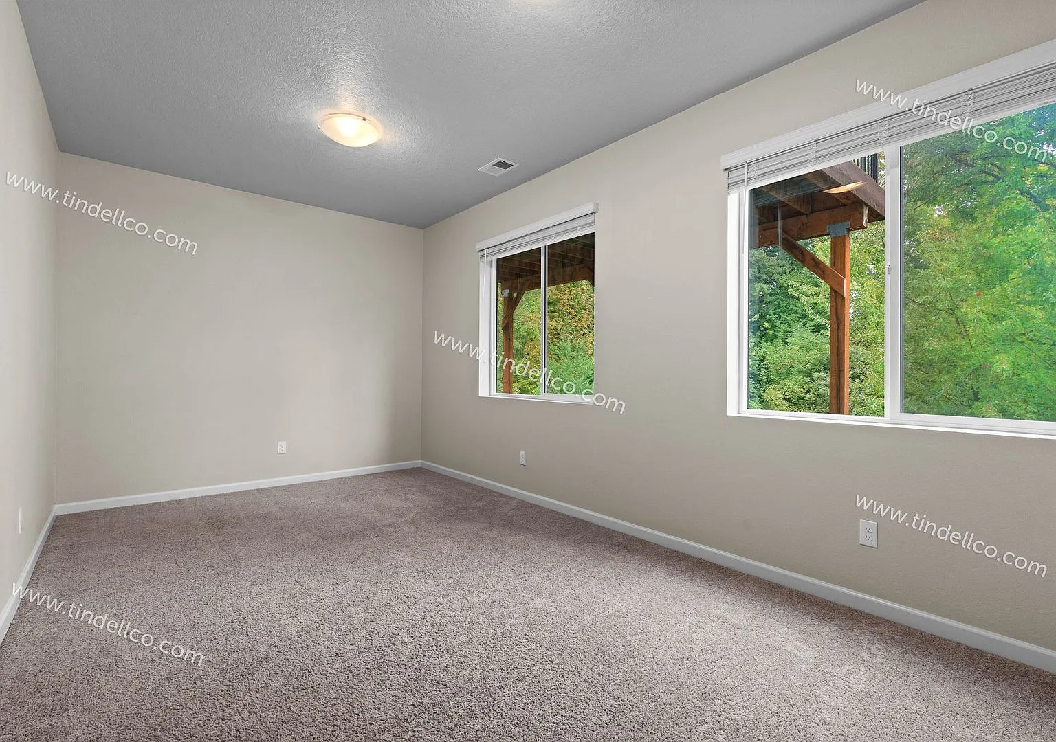 Modern 3-Bedroom Home with Spacious Bonus Room in Desirable Happy Valley! — Photo 4