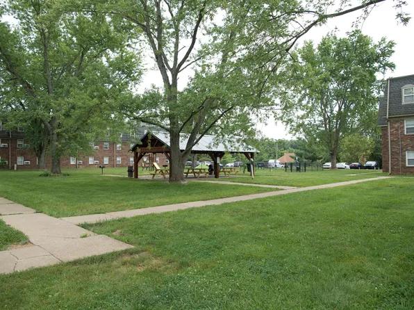 College Square Apartments