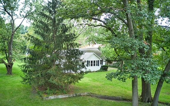 4th image of 5373 Evergreen Ave