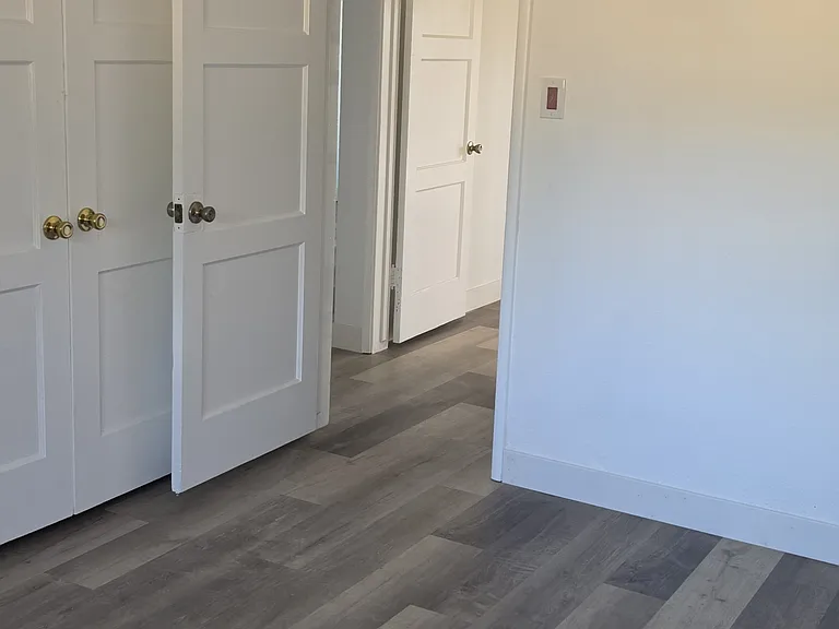 619 S Baker St — Photo 6