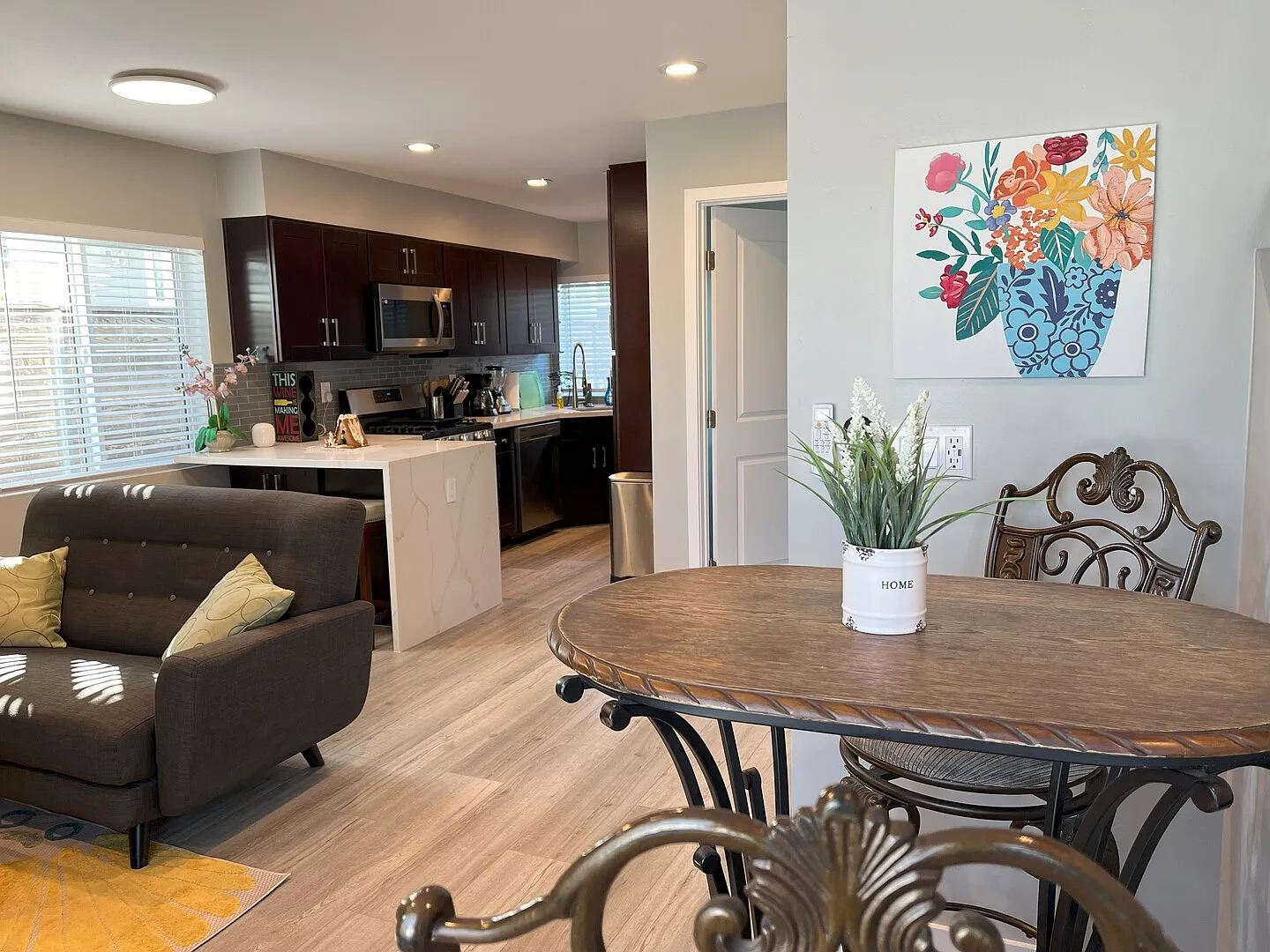 Ocean Breeze Retreat: 2BR/2BA Oasis with Rooftop — Photo 2