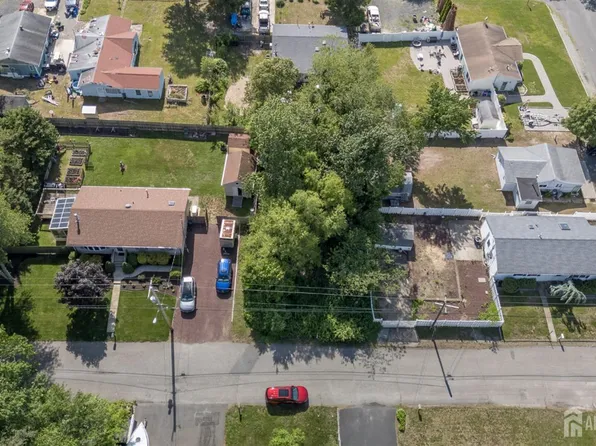 22 Walnut St, Waretown, NJ 08758