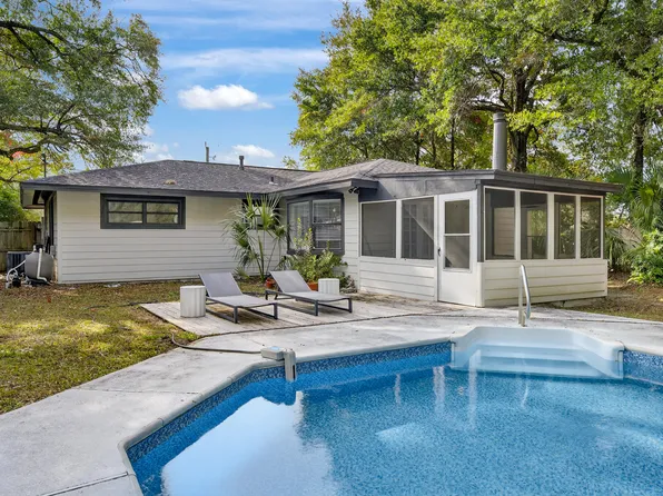 370 Edge Ave, Valparaiso, FL 32580