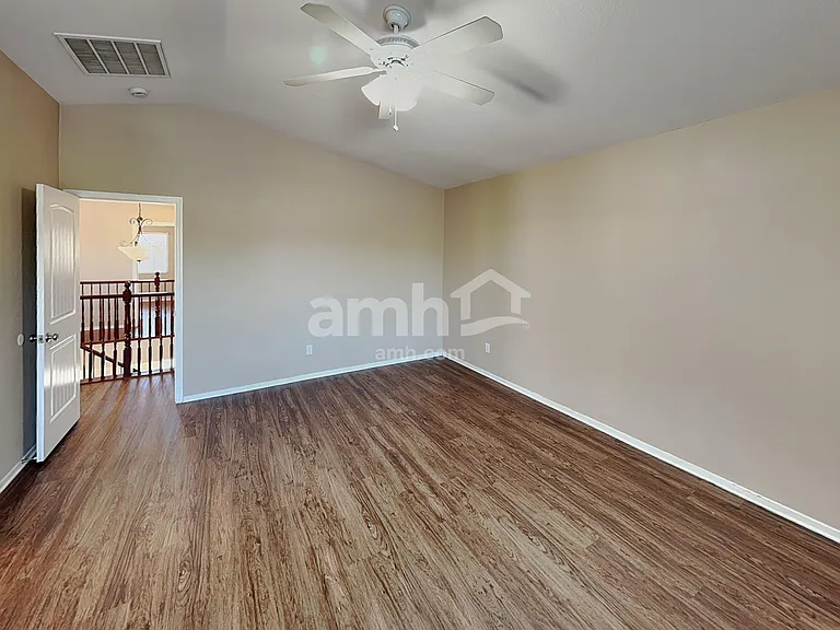 5516 Stelle Amore St — Photo 7