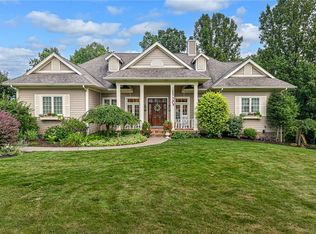 202 Rolling Hills Dr, Wexford, PA 15090