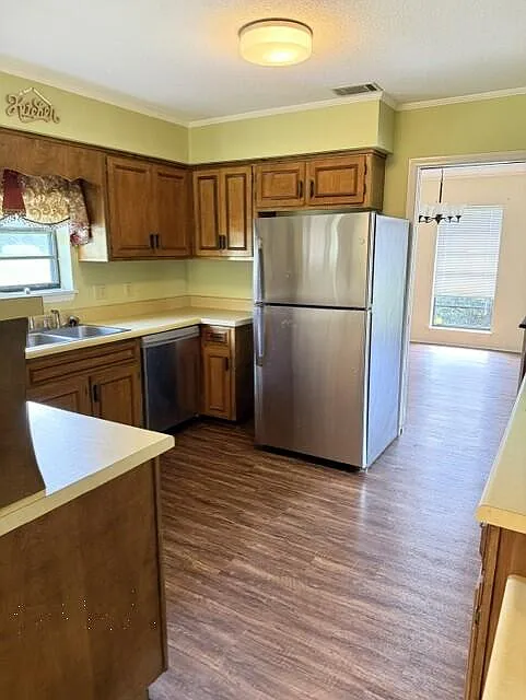 3 bed, 3.5 bath, 3065 sqft, $1,800 — Photo 3