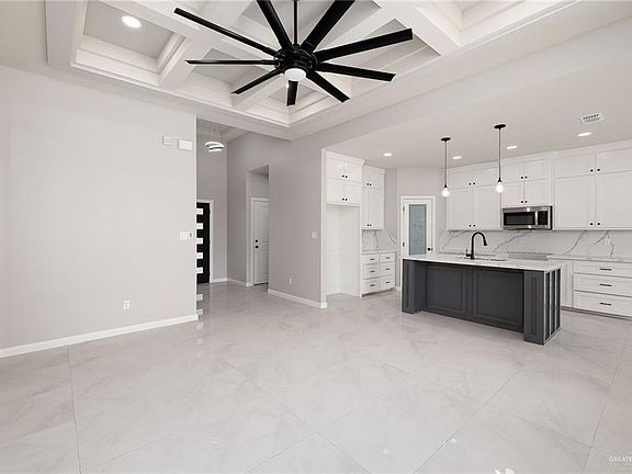 4th image of 410 Dakota Dr