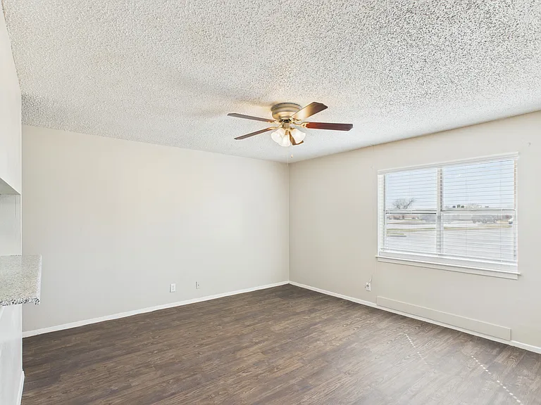 Eagle Rock Apartments — Photo 10