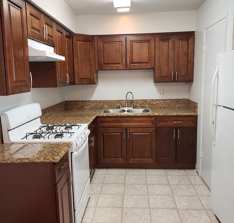 2nd image of 3520 E Ashlan Ave APT 143