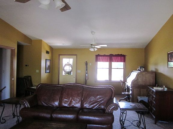 3rd image of 46 Jessica Dr
