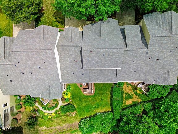 4th image of 14 Grandwood Cir