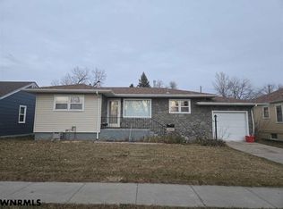 1405 Avenue J, Scottsbluff, NE 69361