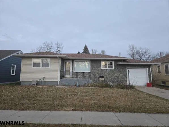 1405 Avenue J, Scottsbluff, NE 69361