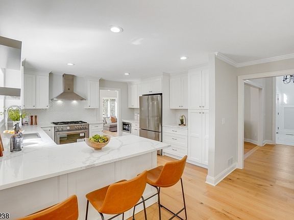 2nd image of 980 Fox Hill Ln