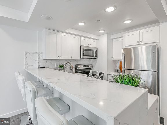 3rd image of 541 E Girard Ave #A