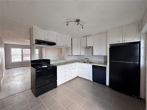 5th image of 3120 Santa Fe St APT 16