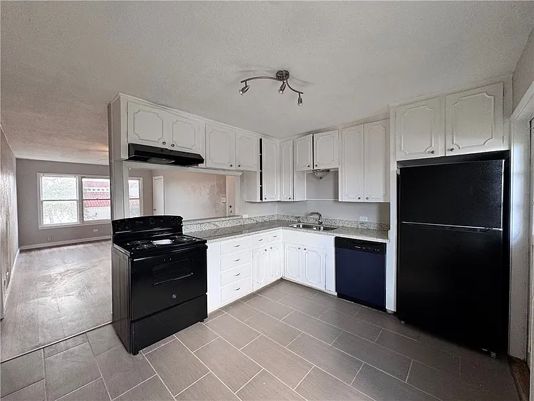3120 Santa Fe St #16 — Photo 5