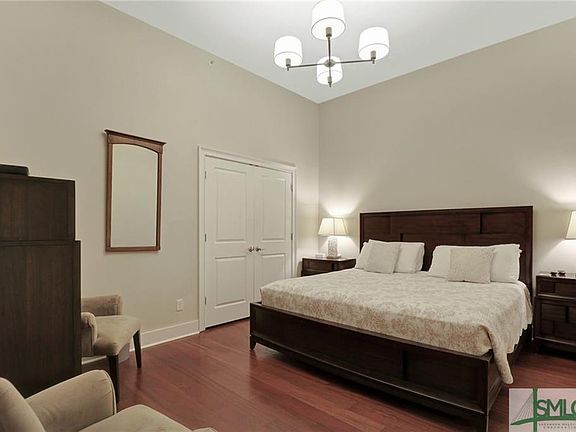 4th image of 310 W Broughton St Unit 2013
