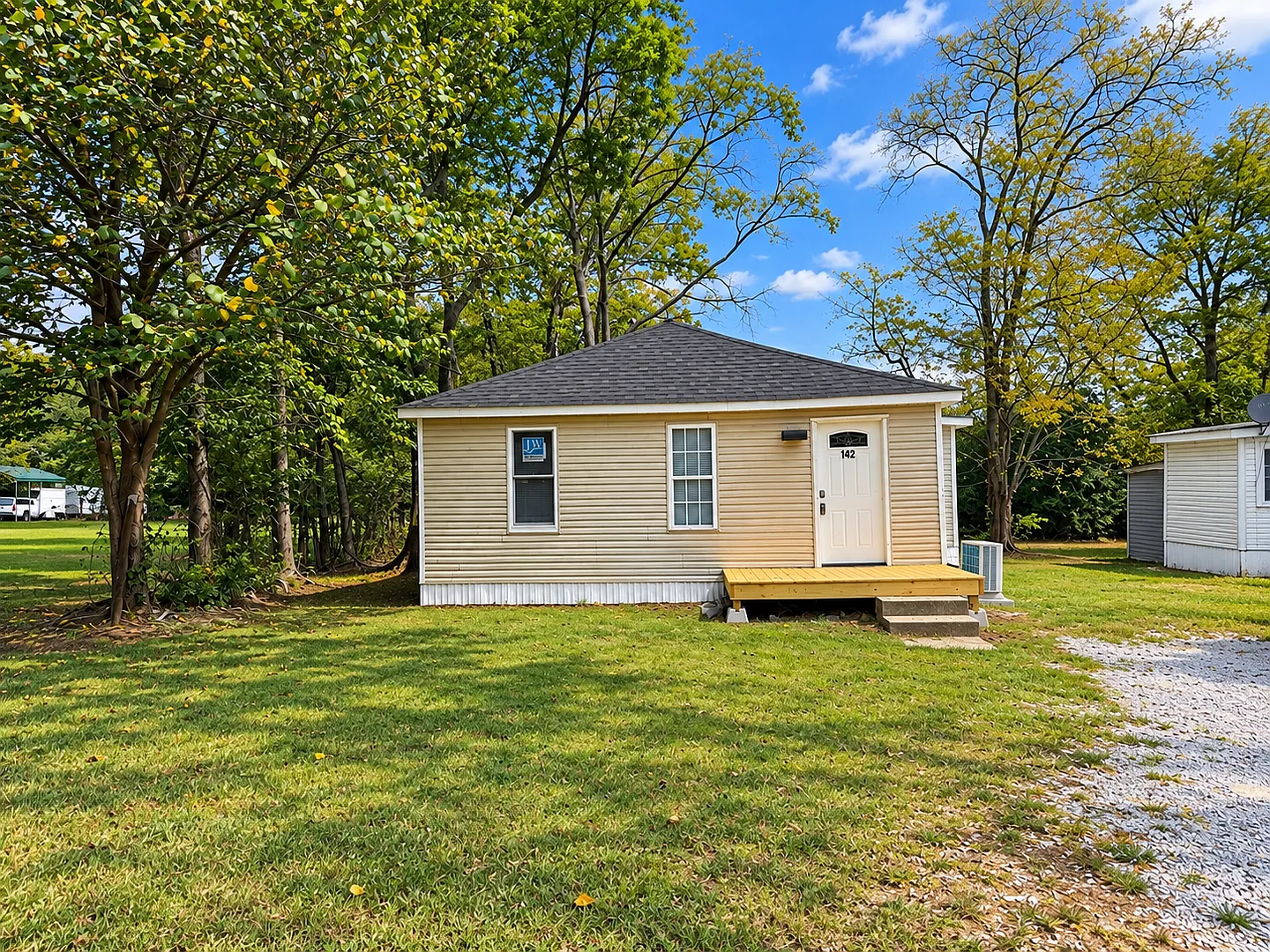 Affordable 2-Bedroom Home Near Downtown Shelbyville! — Photo 1