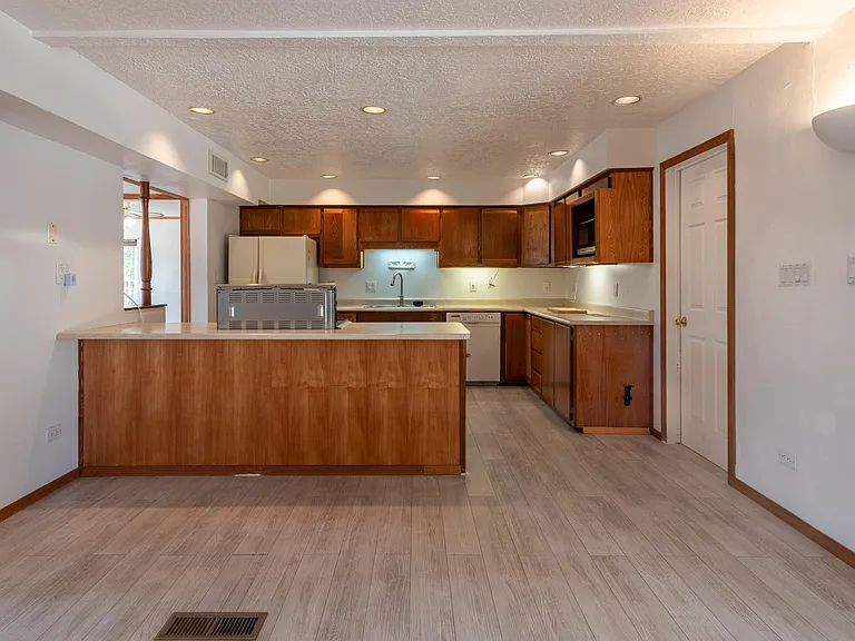 6517 San Francisco Rd NE — Photo 26