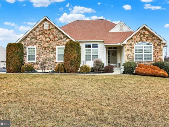 434 Eagleview Dr, Mohrsville, PA 19541