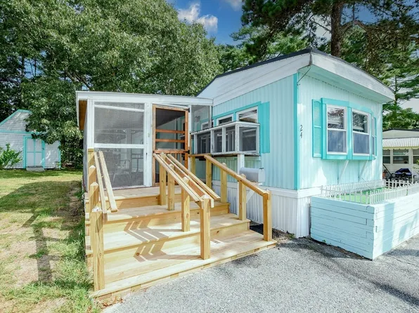 24 Kimberly Ct, Wareham, MA 02571