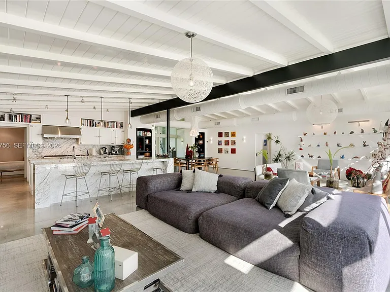 270 Island Dr — Photo 3