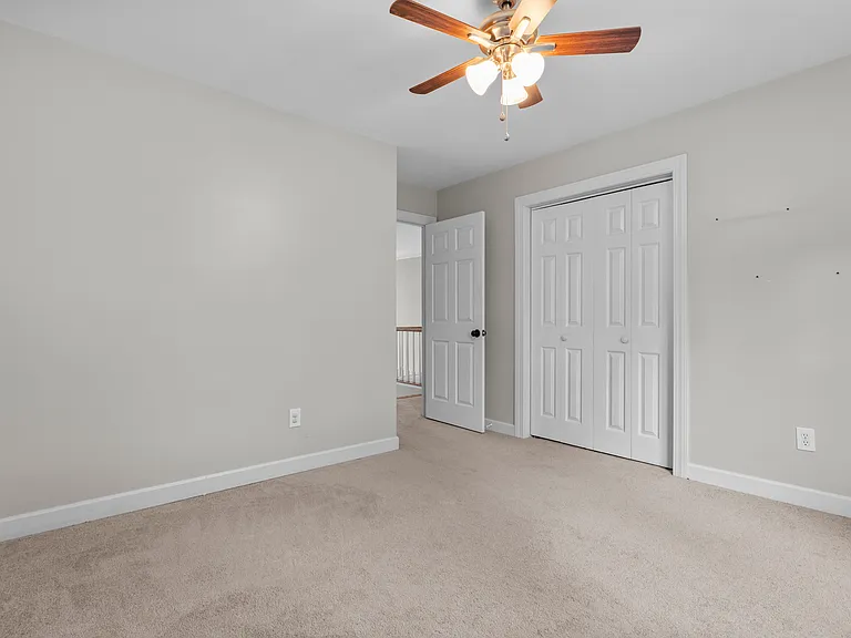 101 Hollingwood Dr — Photo 25