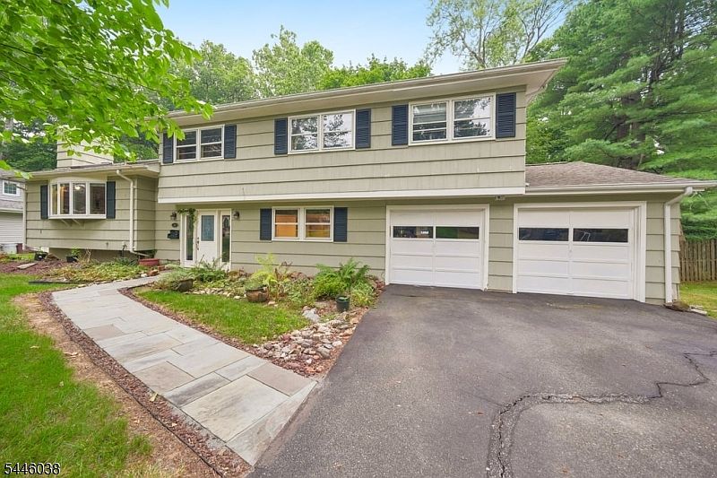 1st image of 17 Billingsley Dr