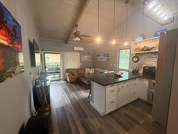 kitchen/living area