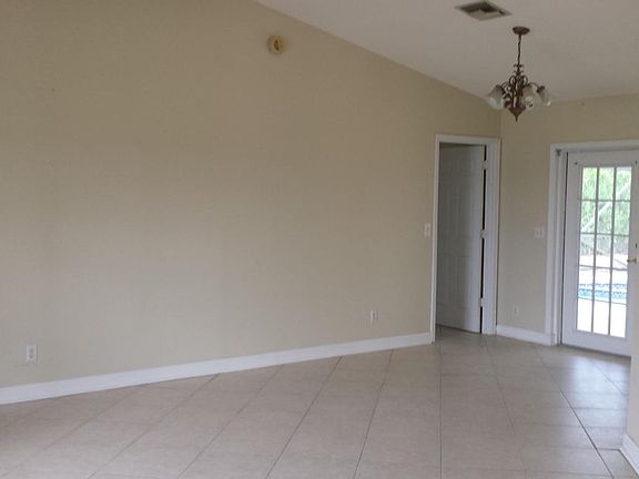 4th image of 6376 Bengal Cir