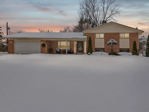 4211 Briar Dr, Shelby Township, MI 48316