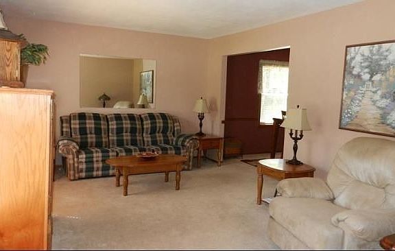 3rd image of W233N6829 Candlewick Dr