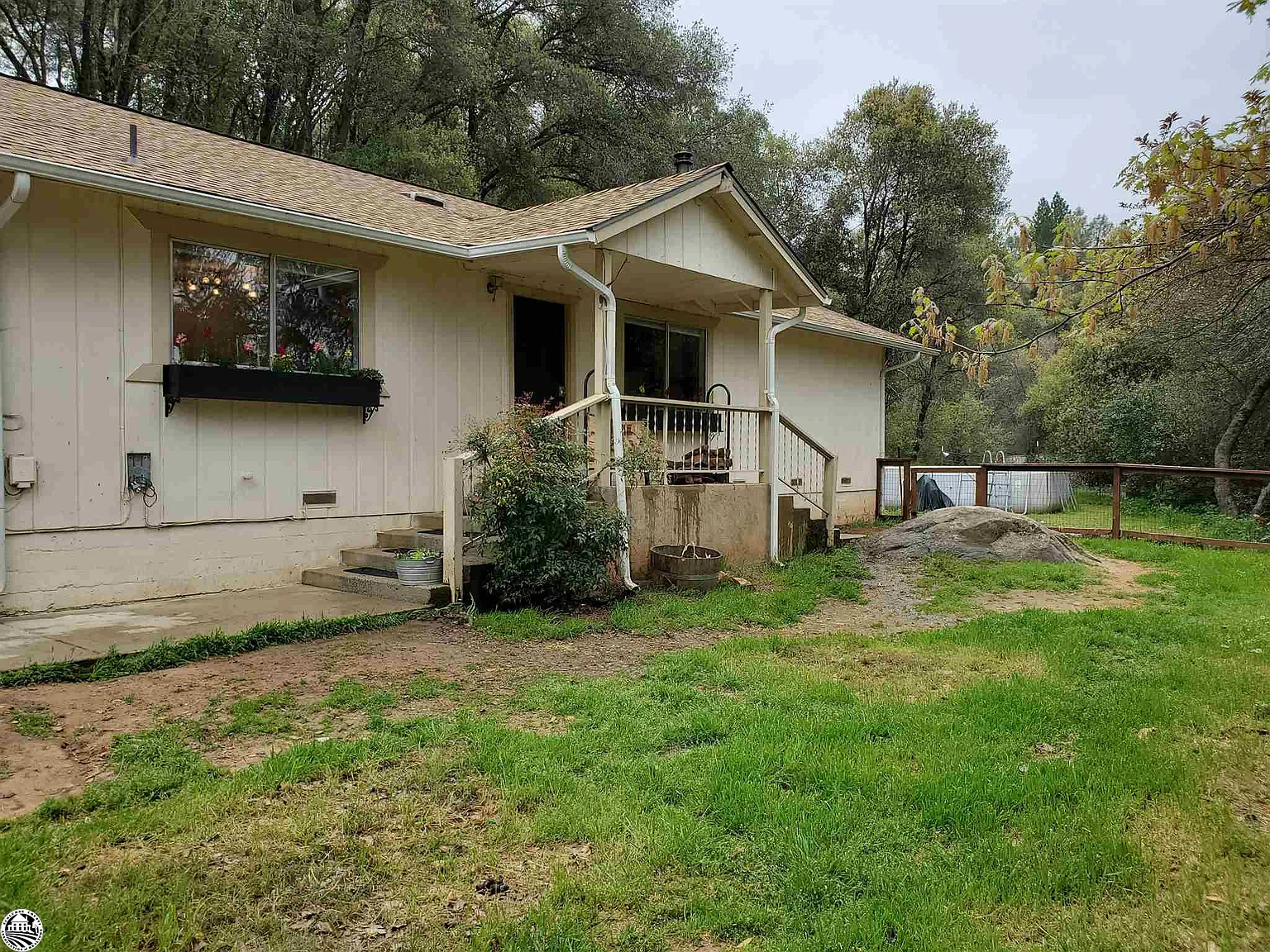 15925 Morris Rd photo 1