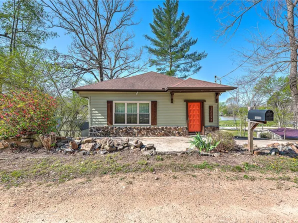 10093 Oklahoma Dr, Rogers, AR 72758