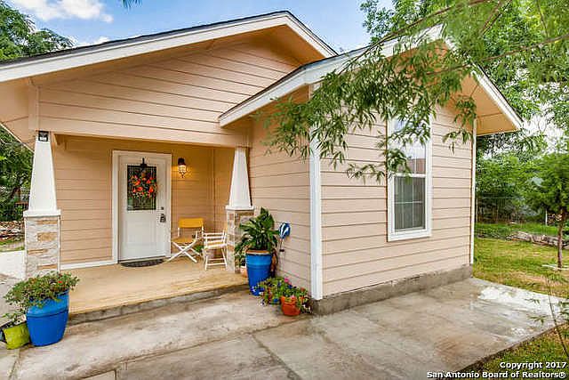 1st image of 210 N Las Moras St