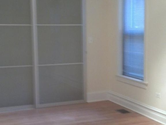 3rd image of 1416 W Winona St #1