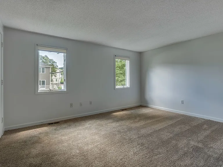 48 Pleasant St — Photo 9