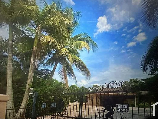 8698 Banyan Blvd — Photo 21