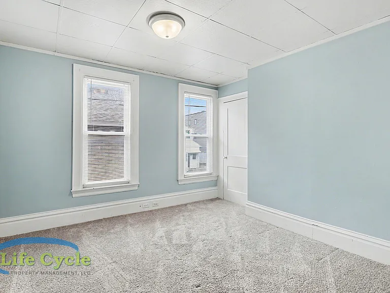 18 Indiana Ave SW — Photo 3