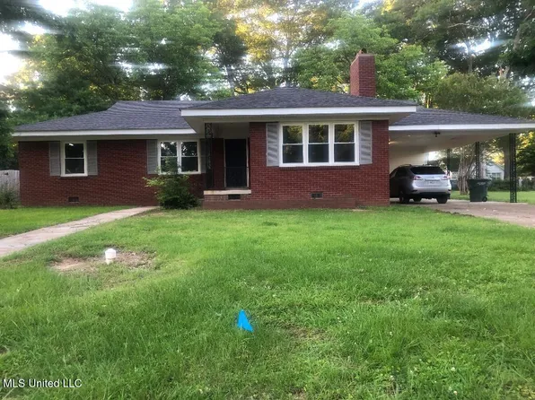 214 Evelyn St, Senatobia, MS 38668