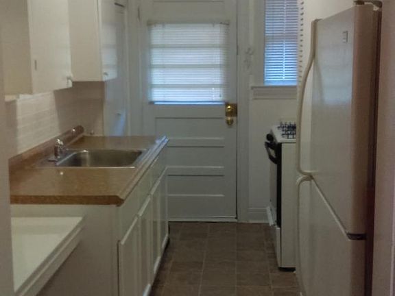 1908 W. Main - Kitchen