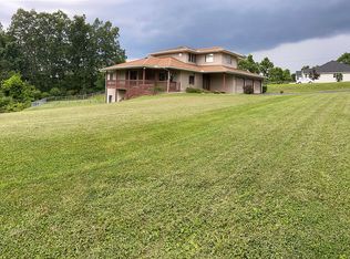 1830 Paradise Ln, Ashland, KY 41102