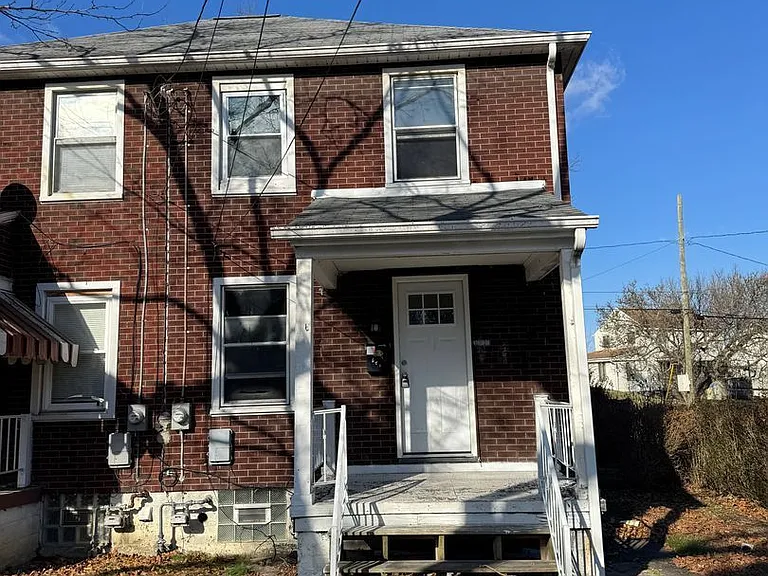 601 Farnsworth Ave — Photo 1
