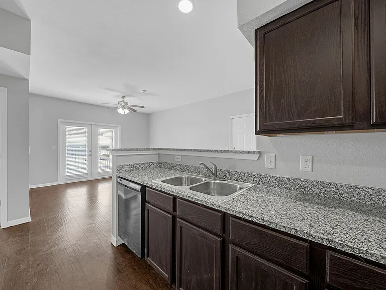 Orchard Grove Apartments — Photo 19