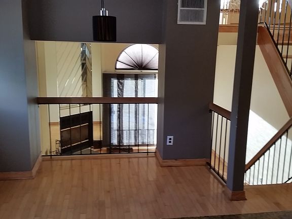 5th image of 70 Heaney Ave