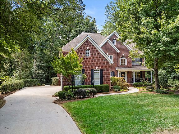 3rd image of 304 Inland Cove Ct