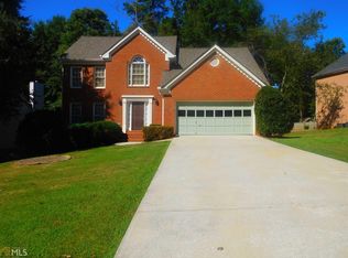 55 Channings Lake Dr, Lawrenceville, GA 30043